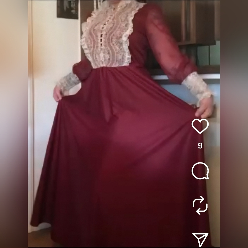 Union Made Vintage Elegant Burgundy Lace Trim Maxi Dress